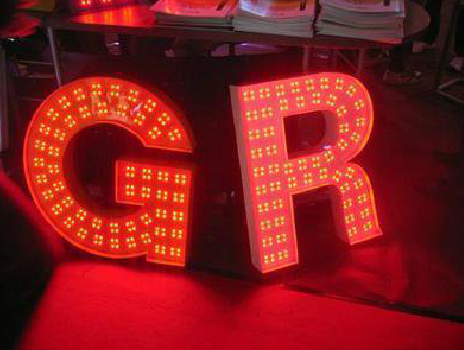 会理LED发光字常见的安装误区。